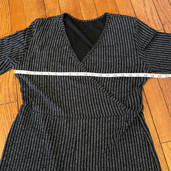 Shimmery wrap-front wide-leg dressy jumpsuit XL - Picture 7 of 12